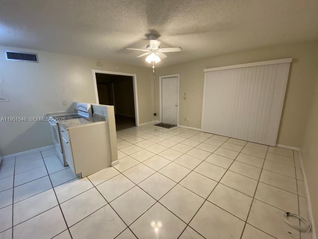 629 Executive Center Drive – photo 1
