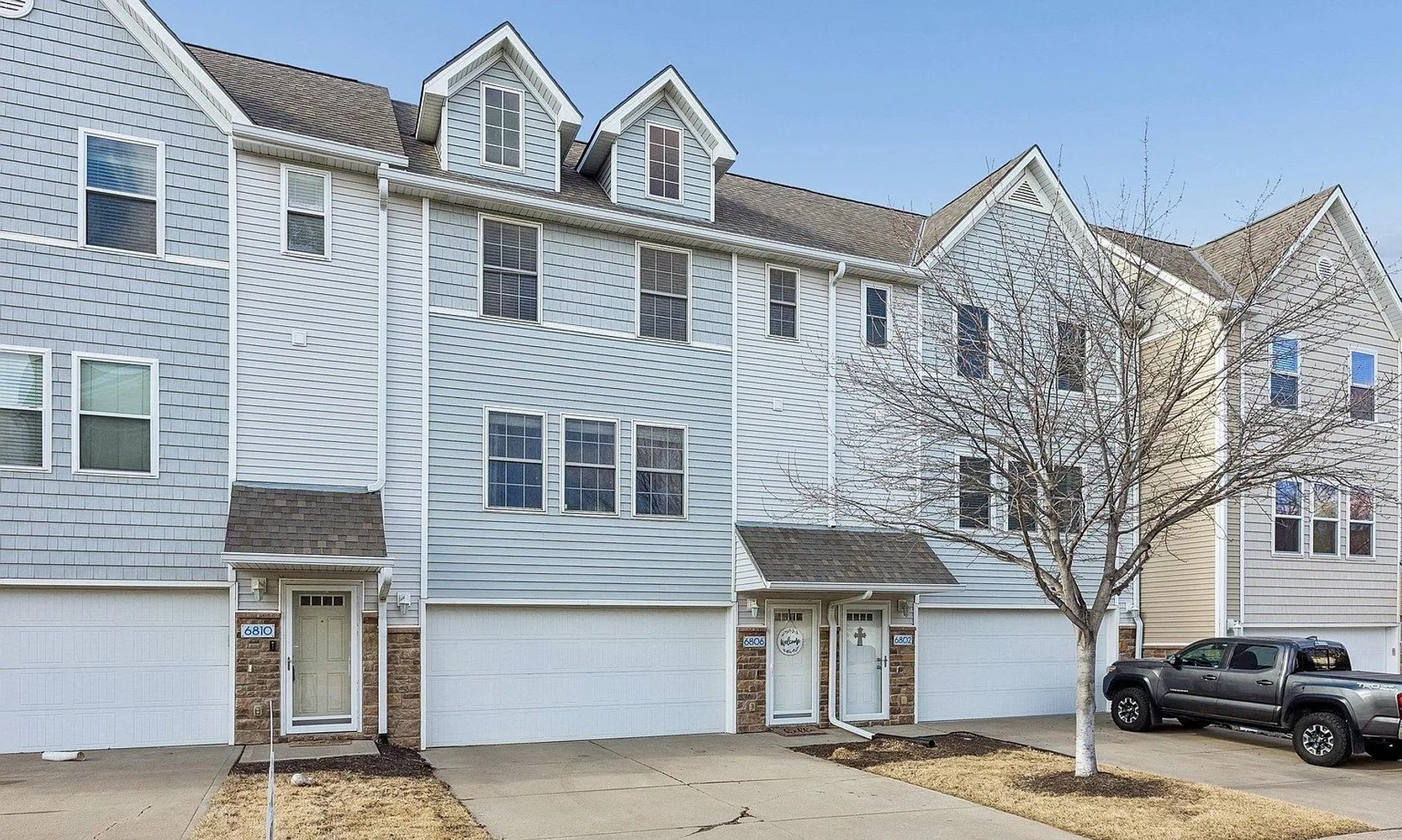 Comfortable 2-Bedroom, 2-Bath Home in the Heart of Millard – photo 2