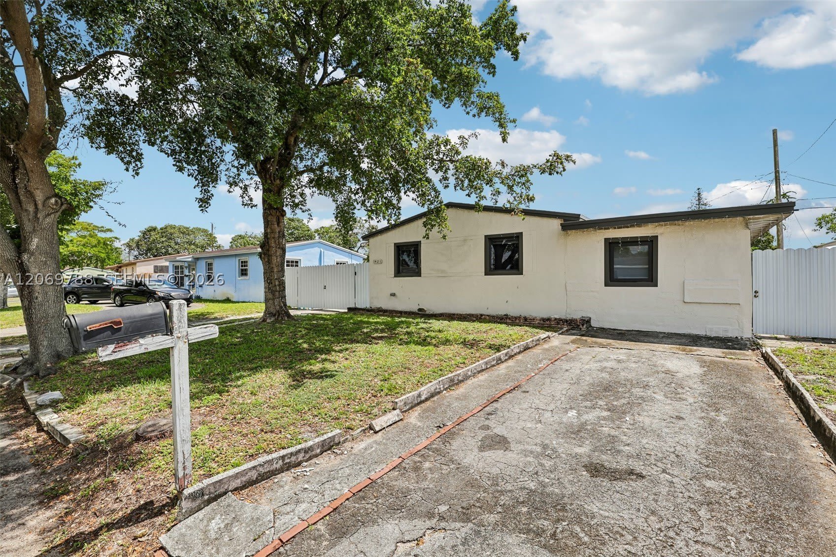 1421 N 68th Ter – photo 3