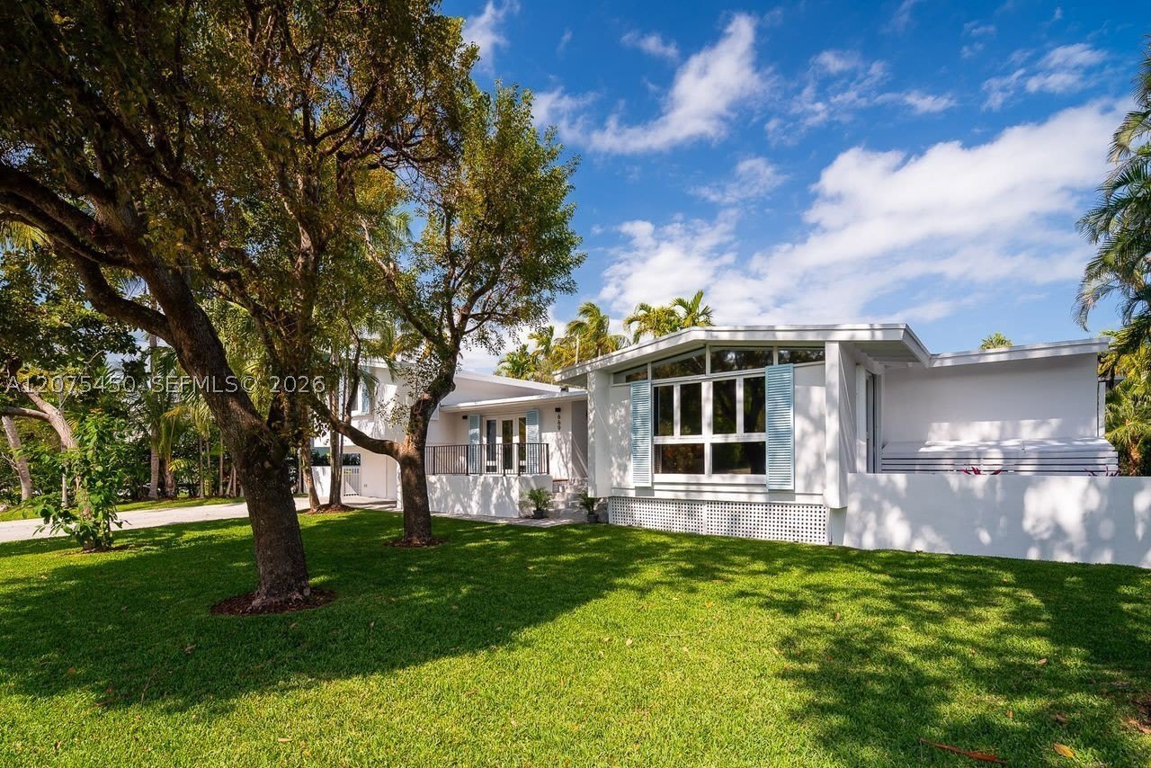 669 S Mashta Dr – photo 3