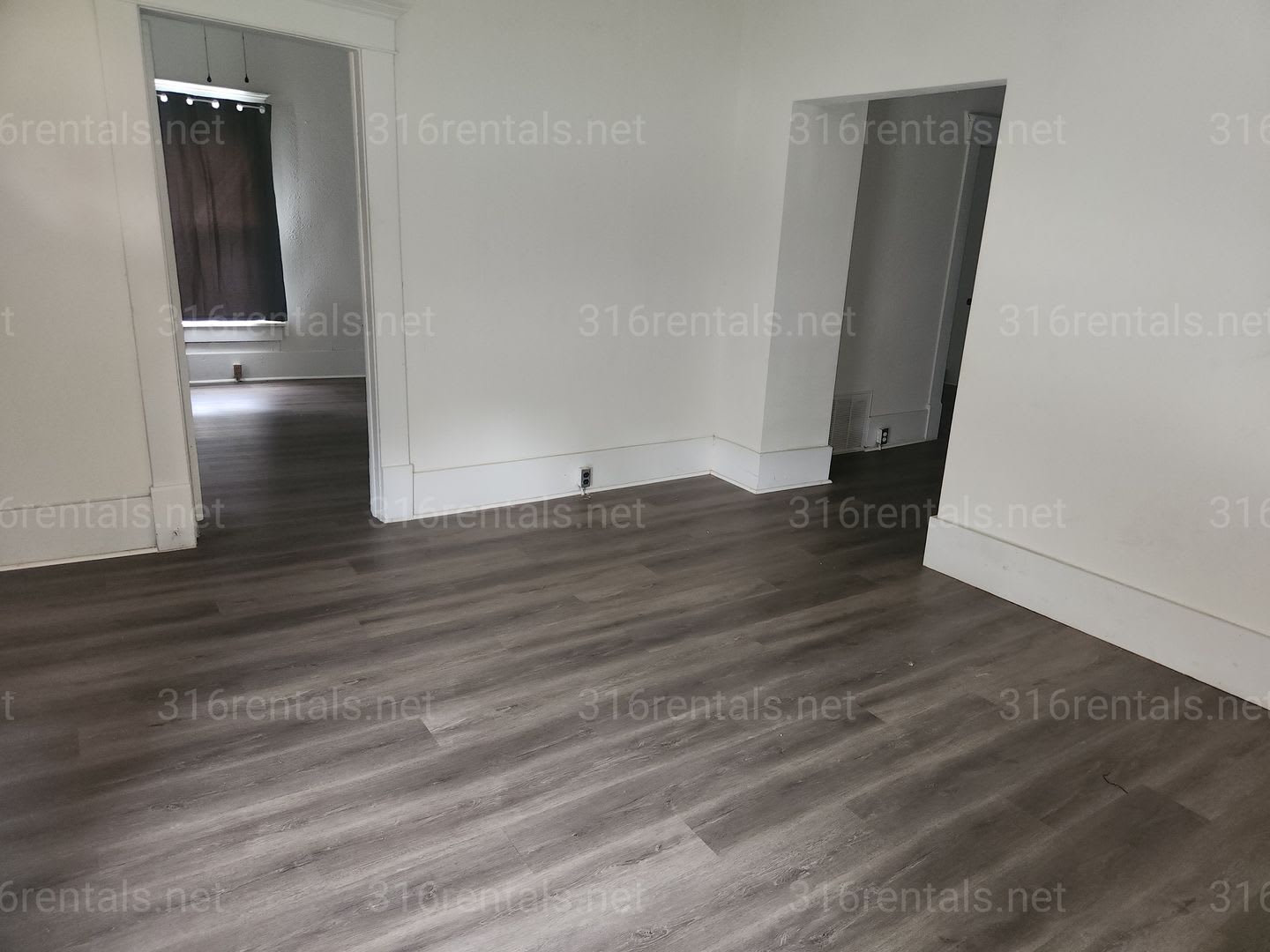 $1095- 3 bedroom / 2 bathroom – photo 3