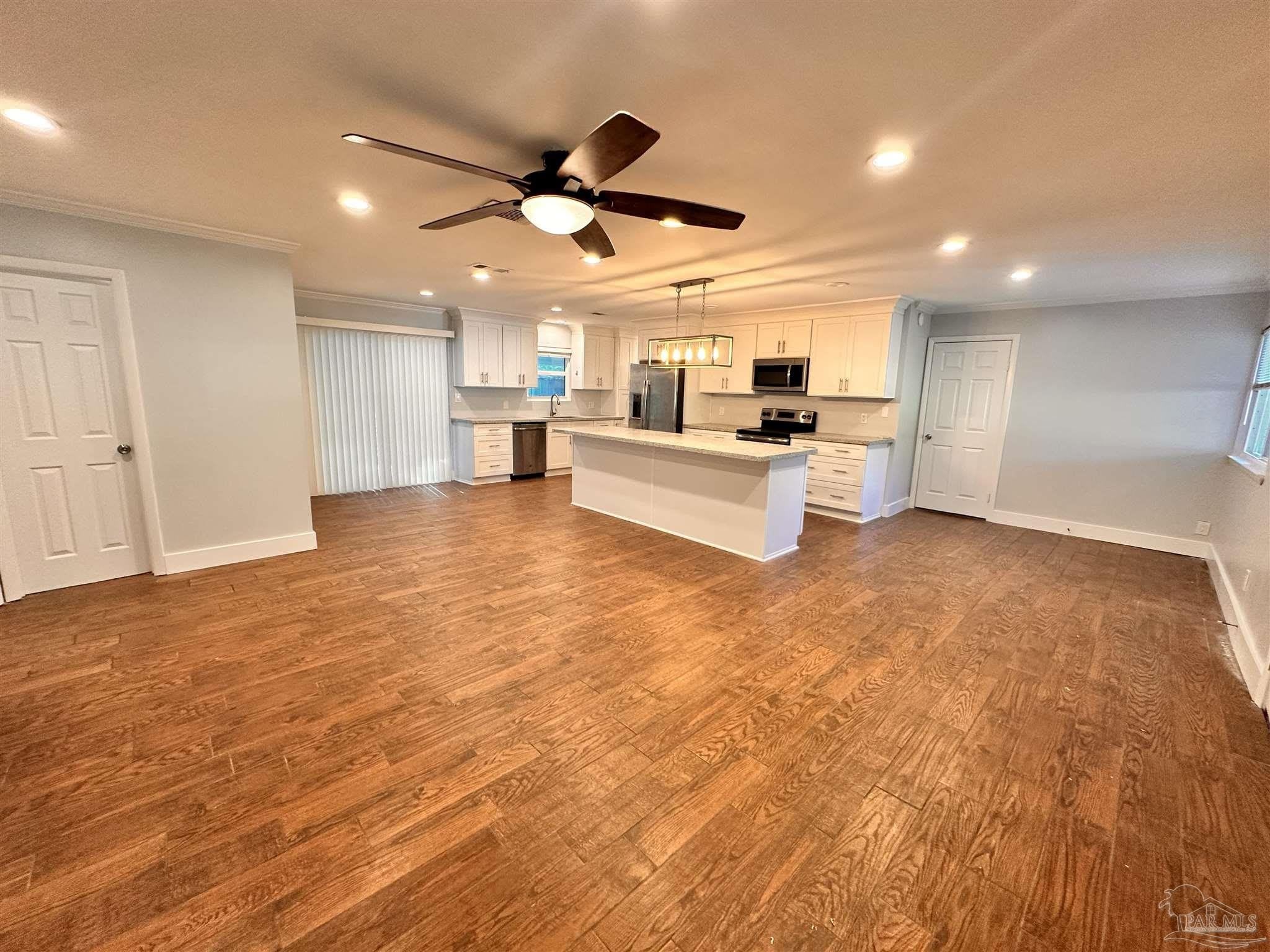 2820 Christine St – photo 3