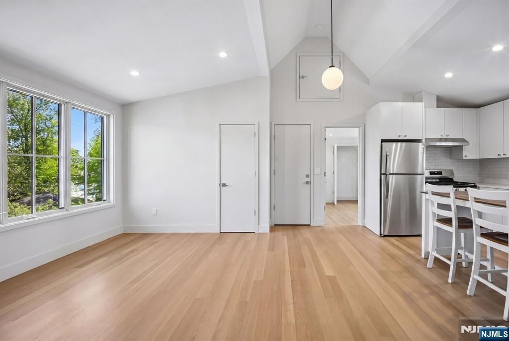 75 Midland Avenue – photo 3