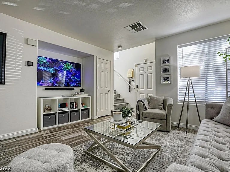 6080 Saint Petersburg Drive – photo 3
