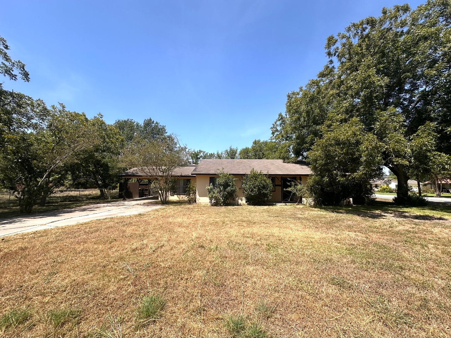 Cabin style 2 Bedroom (can be used as 3) and 2 Bathroom Single Family House for Rent nearby Downtown Buda TX – photo 1