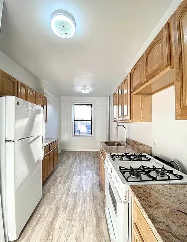 215 East 201st Street – photo 2