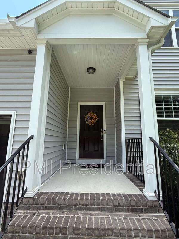 7044 Hepworth Drive – photo 2