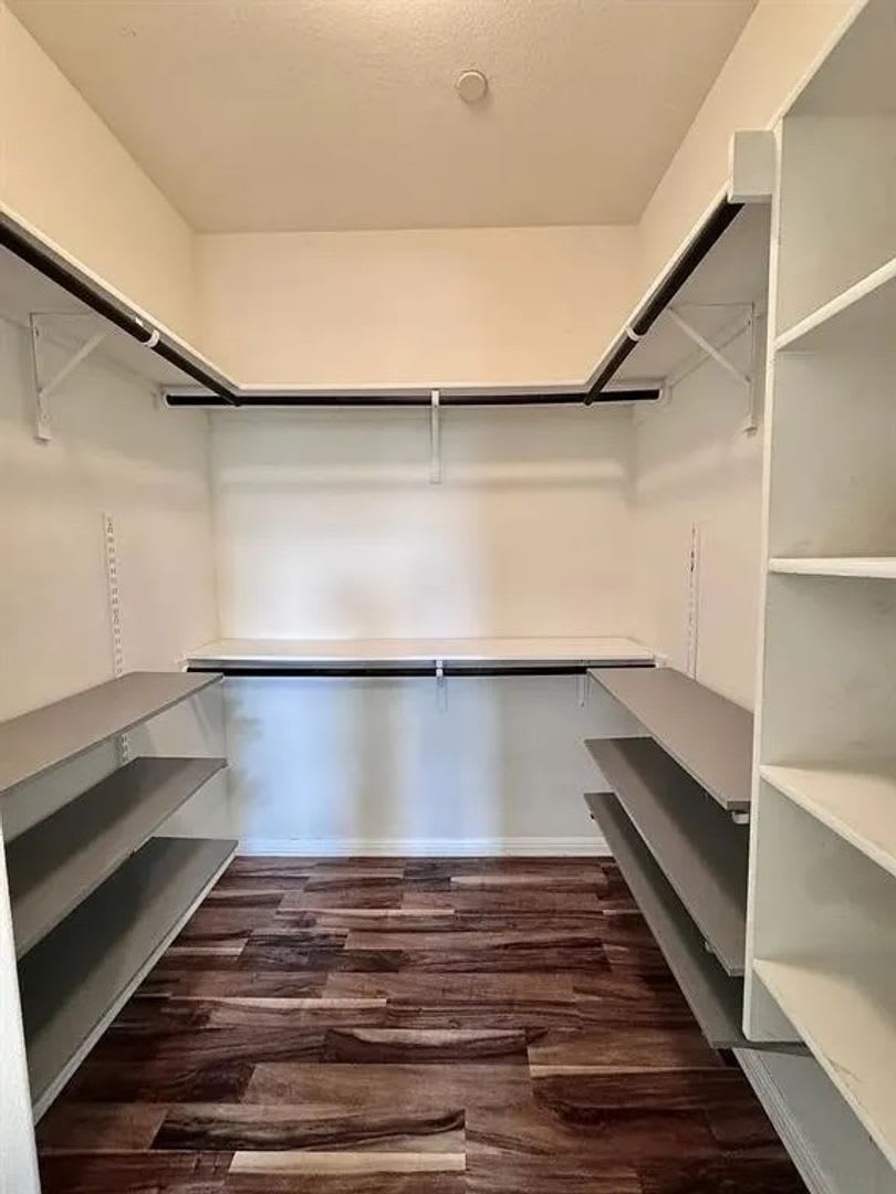 Room In 3 Bedroom Home At Zodiac Ln – photo 3