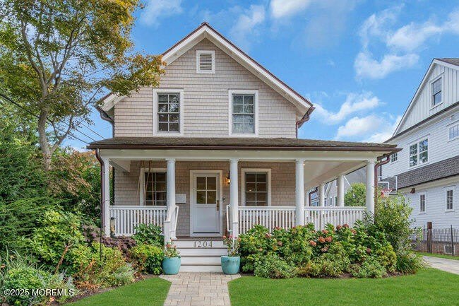 1204 5th Avenue – photo 1