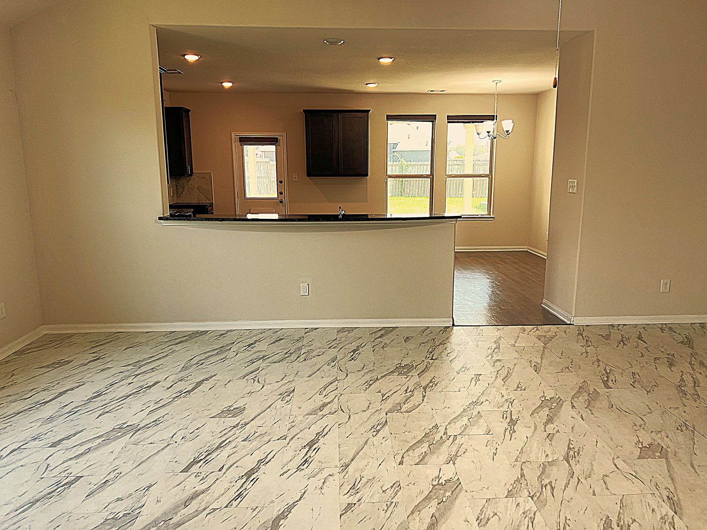 Spacious Single Level Home On A Large Neighborhood Lot – photo 5