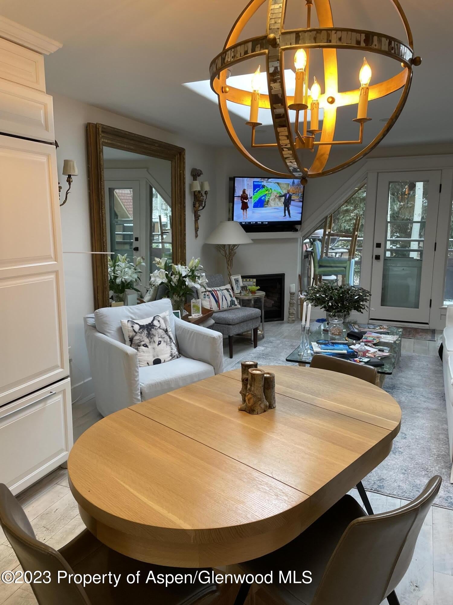 108 W Hyman Avenue – photo 3