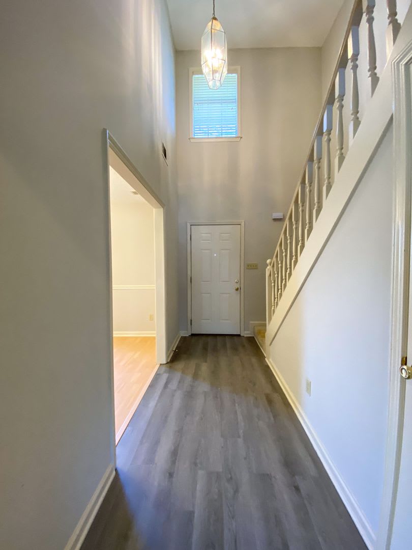 5 Bed 3 5 Bath With Fresh Paint And Ss Appliances – photo 2