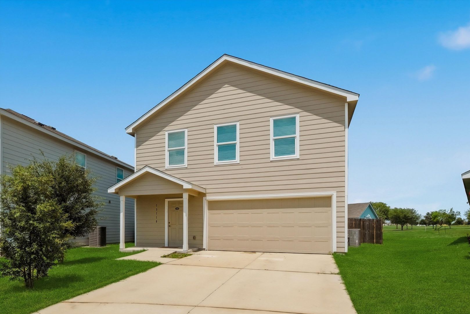 Beautiful 4-Bedroom Home with Golf & Clubhouse Access – photo 3