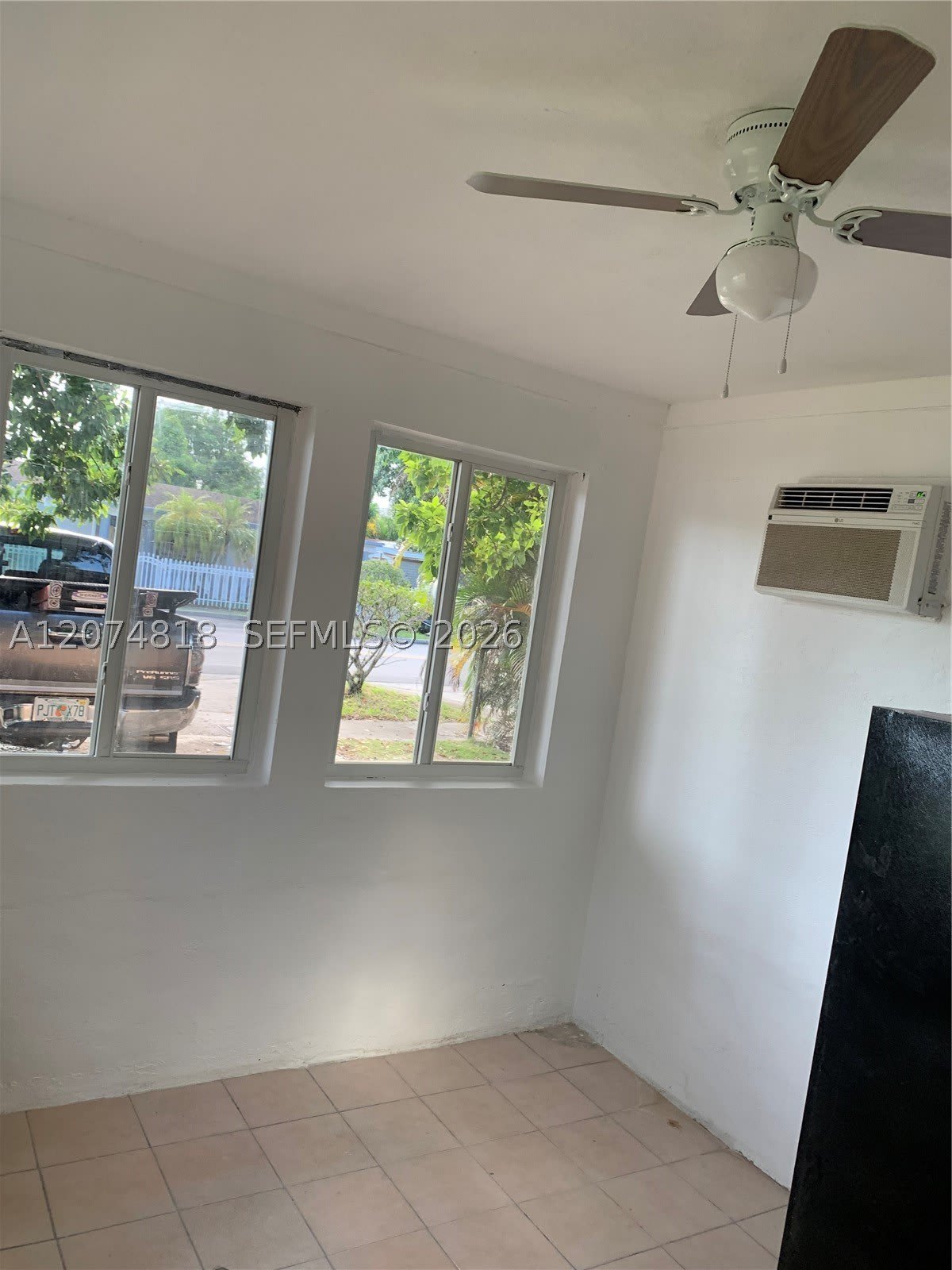 1901 E 5th Ave – photo 2