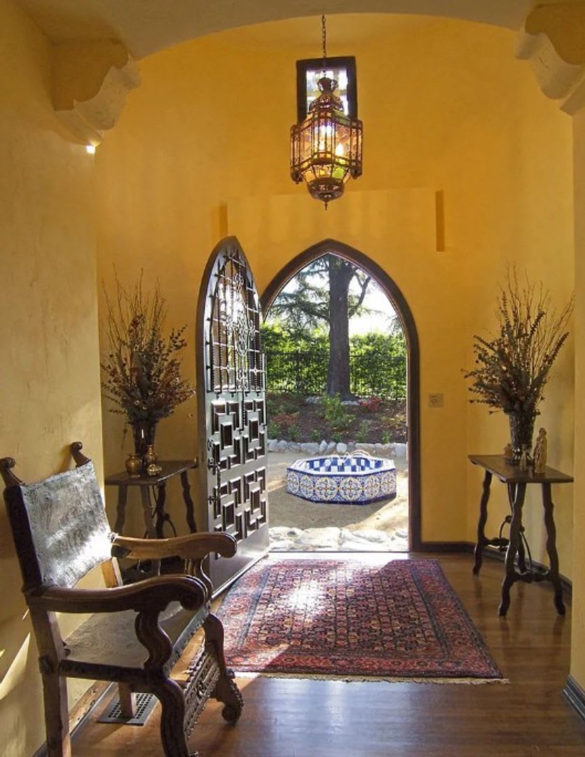 Remarkable Spanish Estate with Flexible Bedrooms and Studios – photo 5