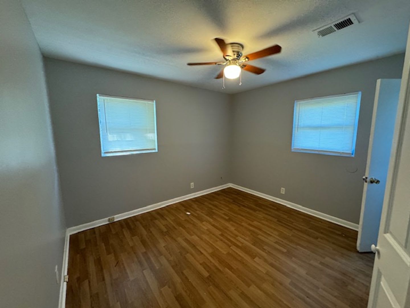 650 AMERICAN BLVD – photo 2