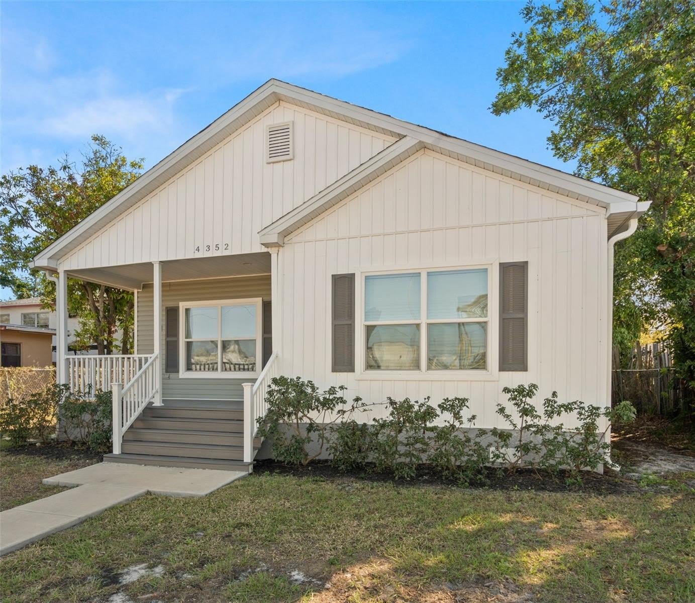 4352 9TH Avenue S – photo 2