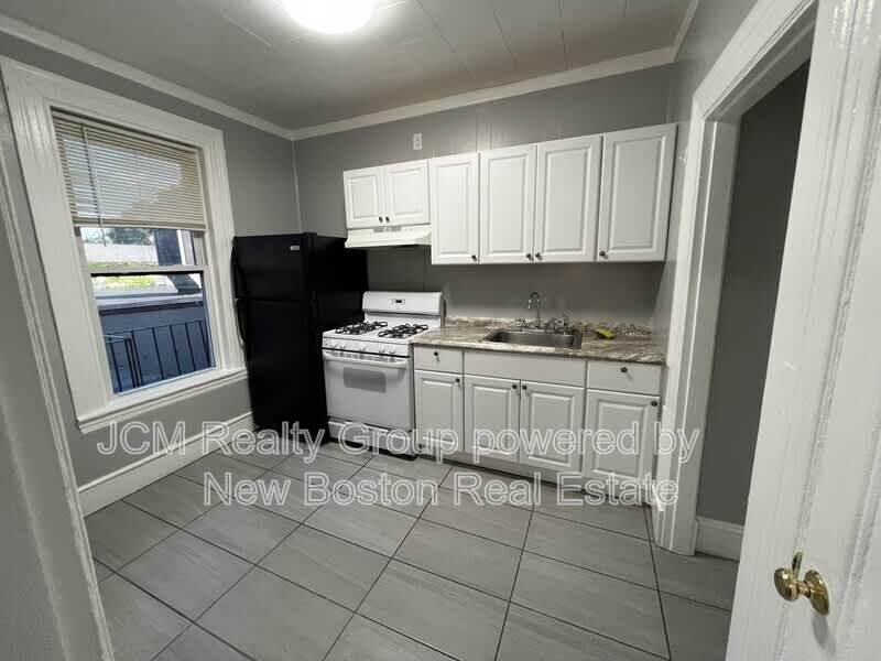 64 Hollis Street – photo 1