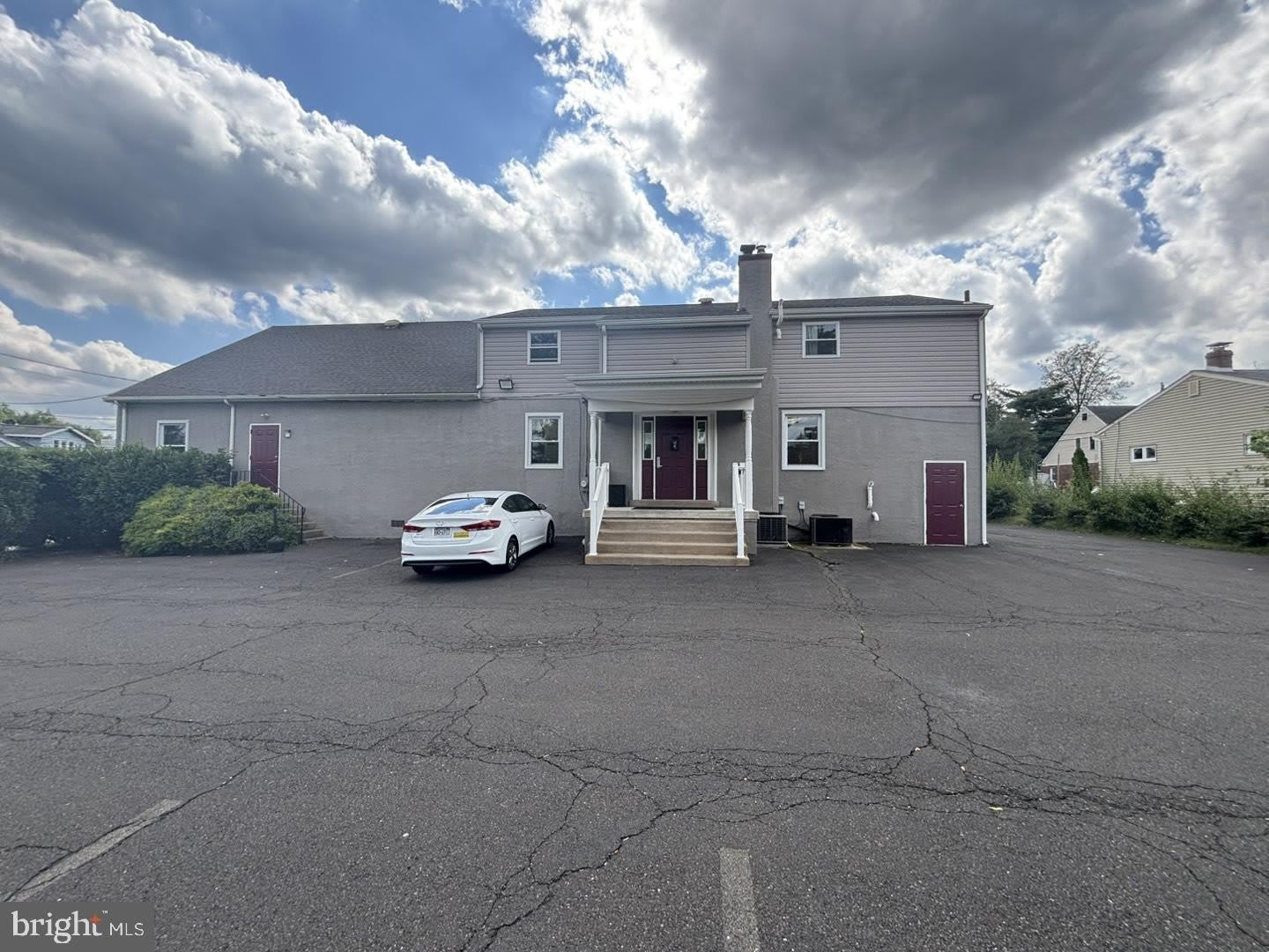 1000 N YORK Road – photo 2