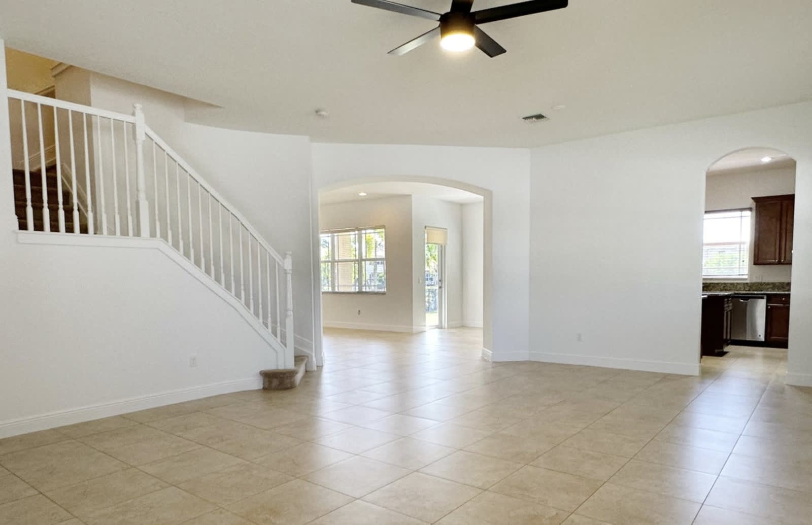 8571 Lakeside Bend – photo 2