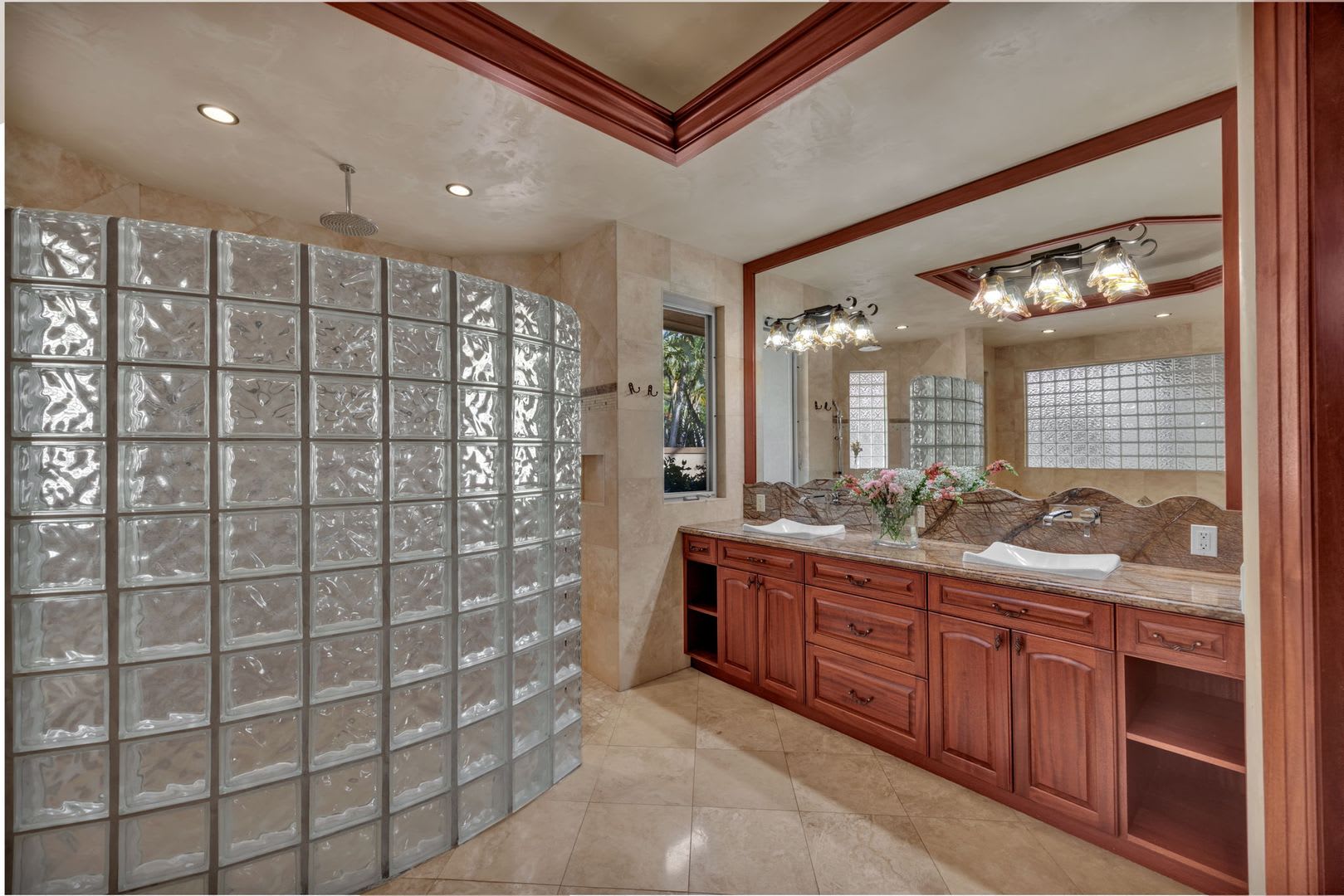 Island Elegance: 4-Bedroom Luxury Retreat with Infinity Pool – photo 3