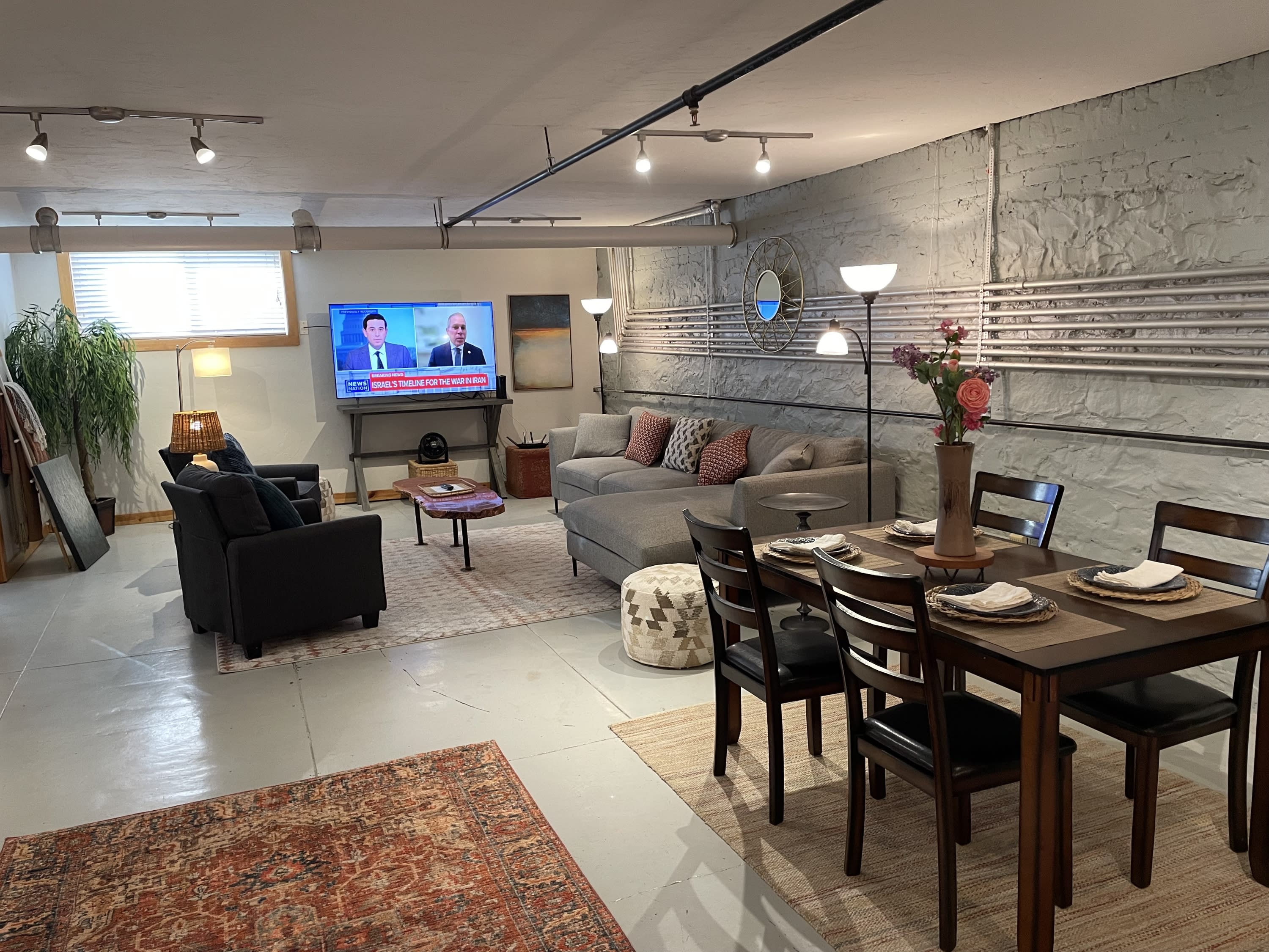 418 West Callender Street – photo 2