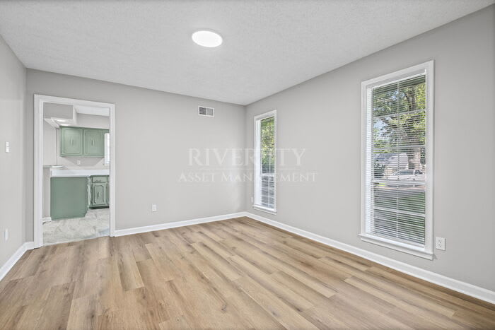 895 Brownlee Road – photo 5