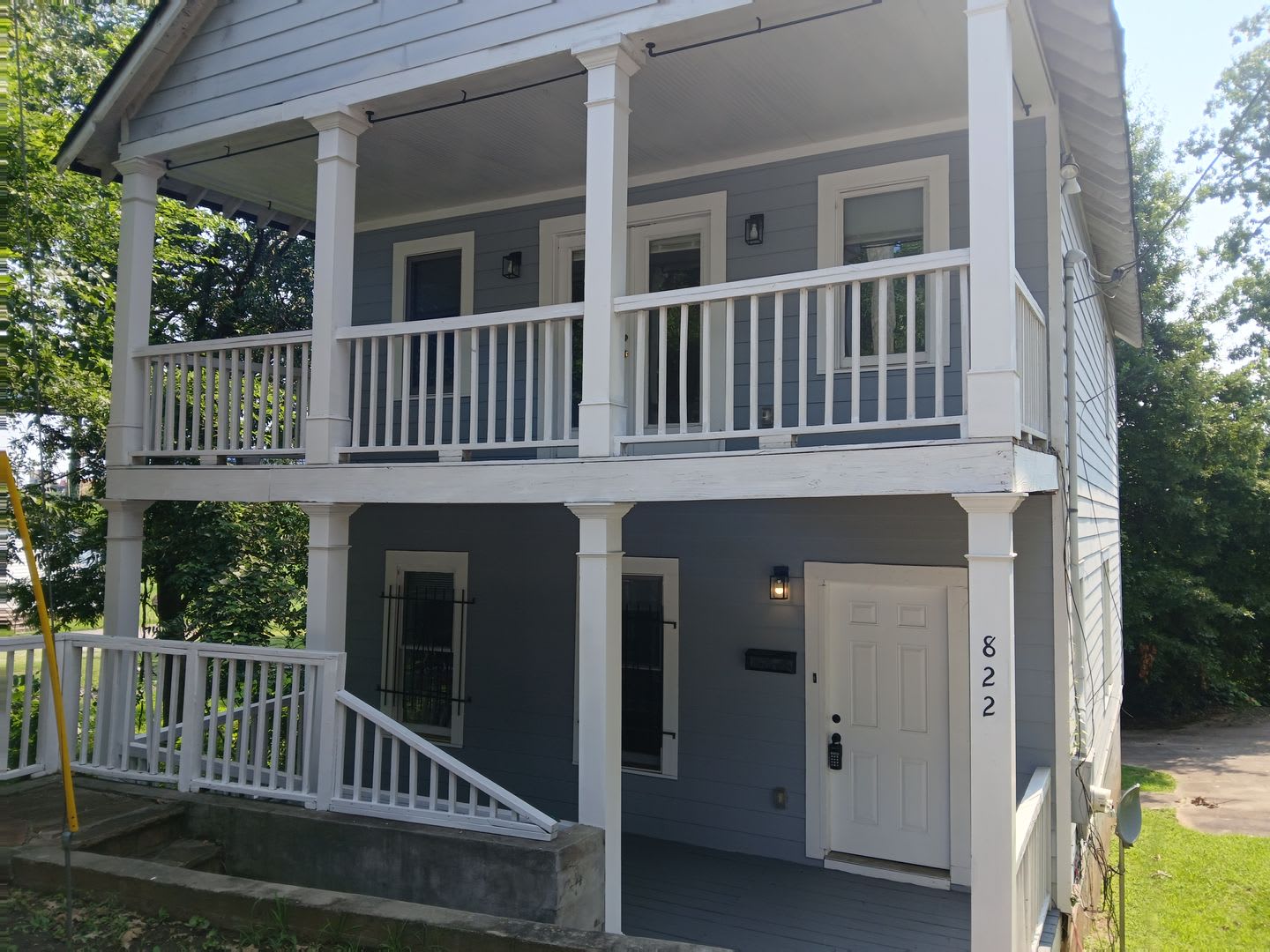 Amazing 3 Bedroom 2.5 Bath! Intown Living at a Price Below Market Off Street Parking – photo 2