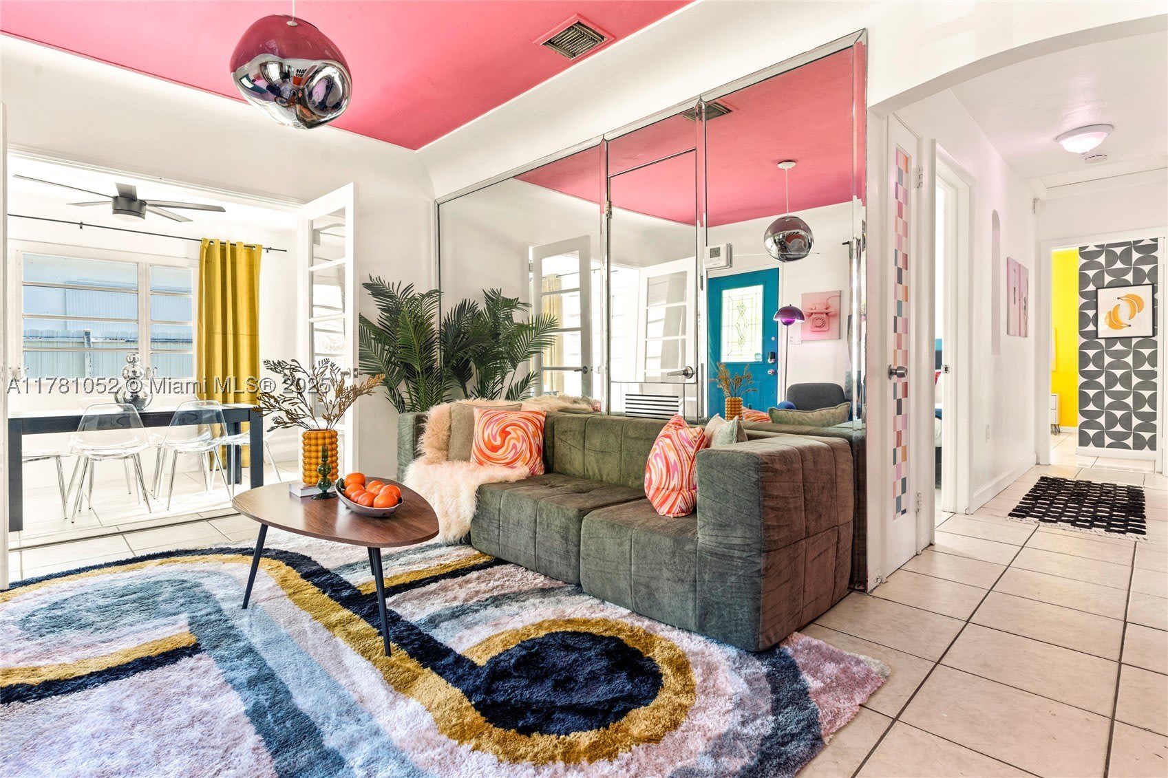 260 NE 45th St – photo 1