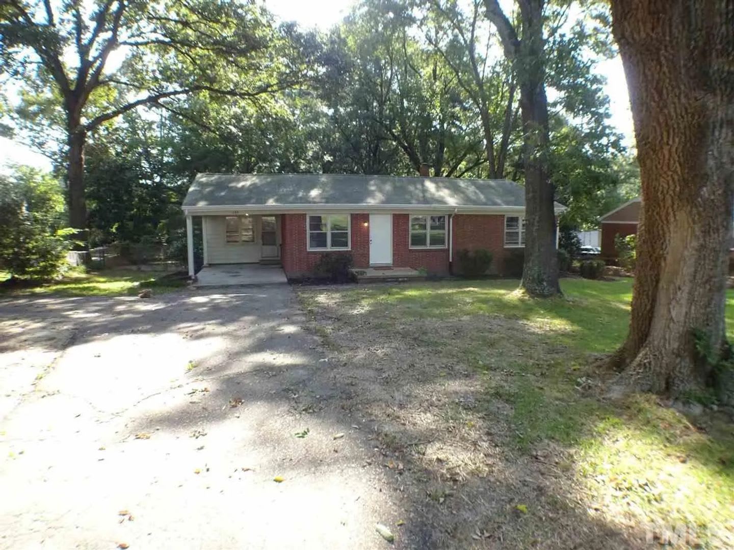 Room In 3 Bedroom Home At Sunnybrook Dr – photo 3