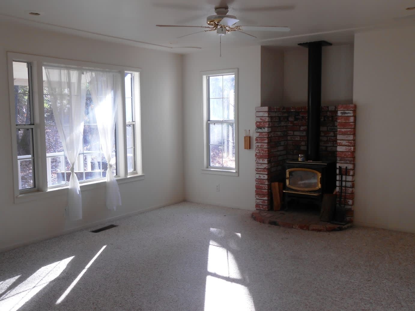 500 Move In Special Off First Months Rent – photo 4