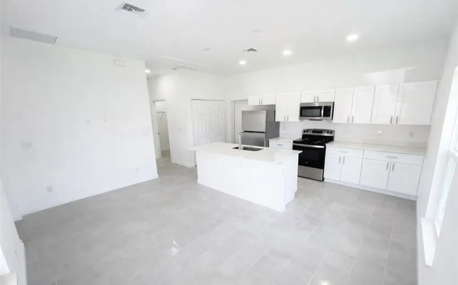 2025 NEW-ONE OF A KIND 1 BD-1BA HOME IN DESIRABLE LEHIGH ACRES LOCATION – photo 5