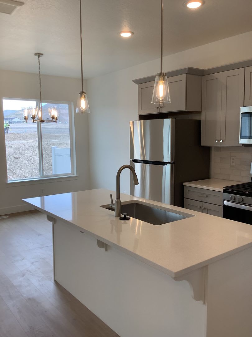 New Construction Townhome Located in Prime Saratoga Springs Location. – photo 5