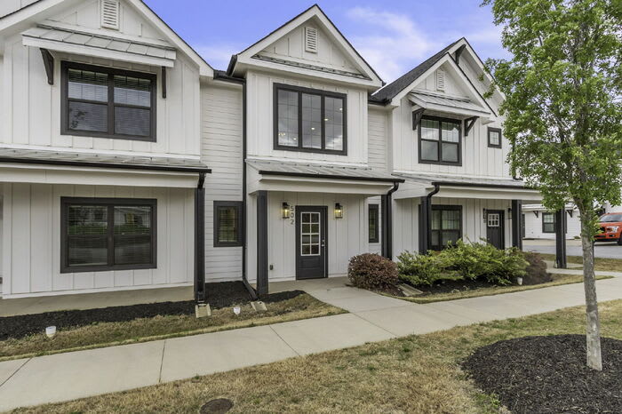 8 Tolar Road – photo 1