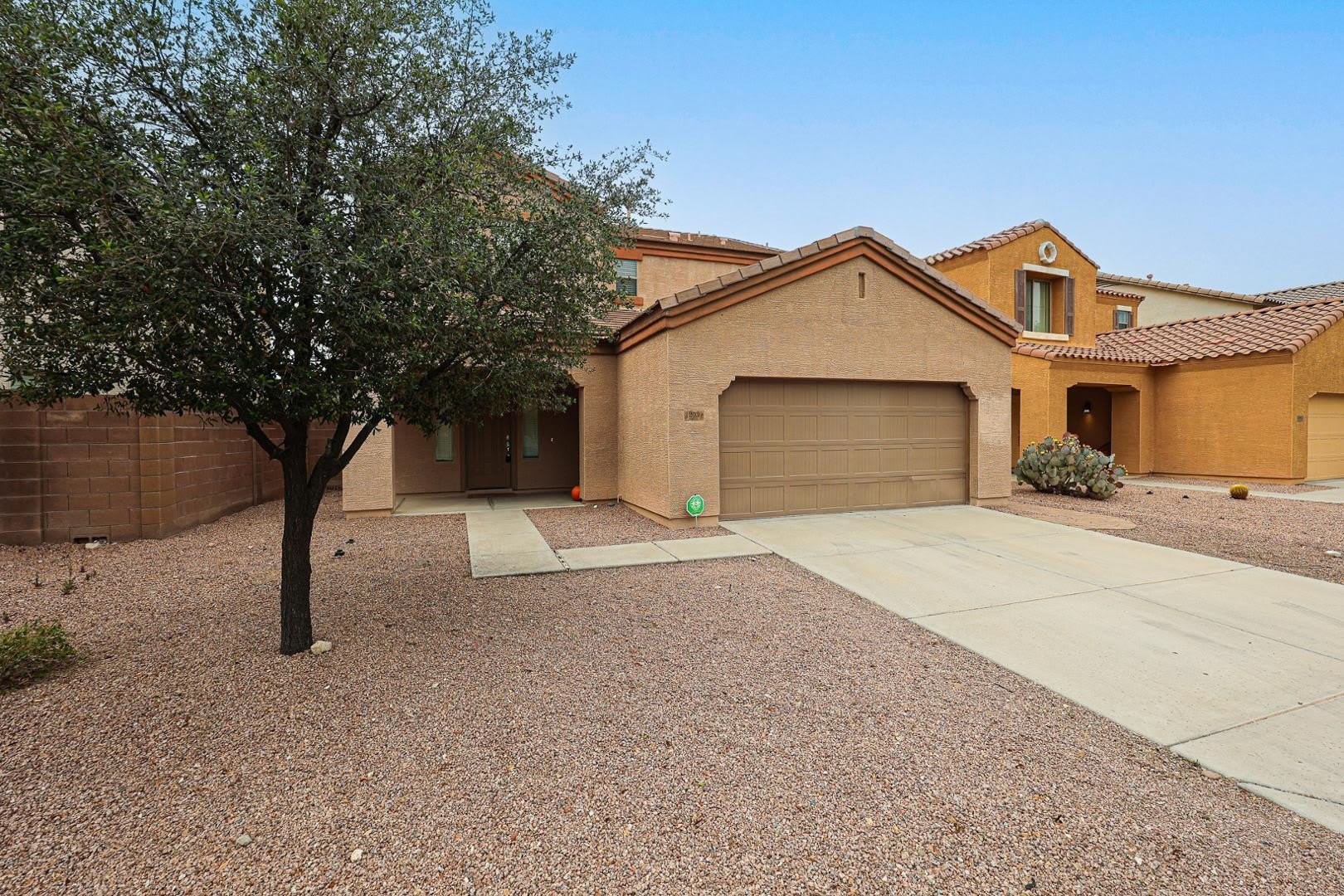 12039 W LEATHER Lane – photo 2