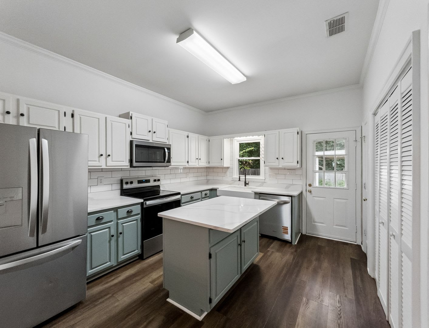 Updated 2Br 2Ba Townhome In Convenient East Athens Location – photo 4