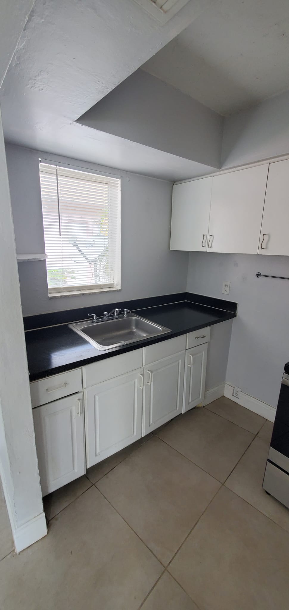 921 Southwest 10th Drive – photo 3