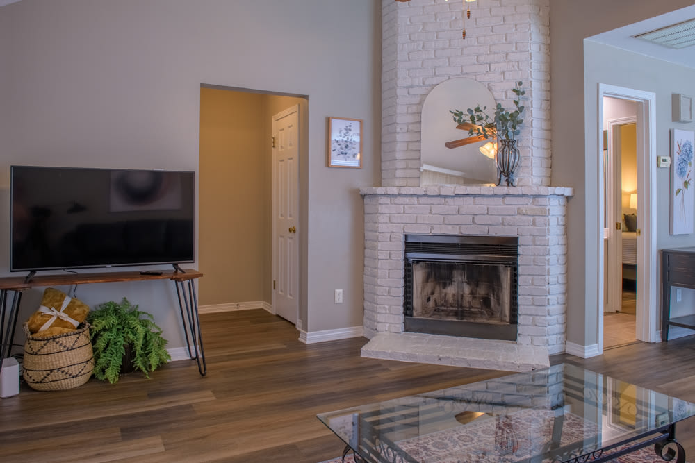 3276 Eastwood Dr – photo 4