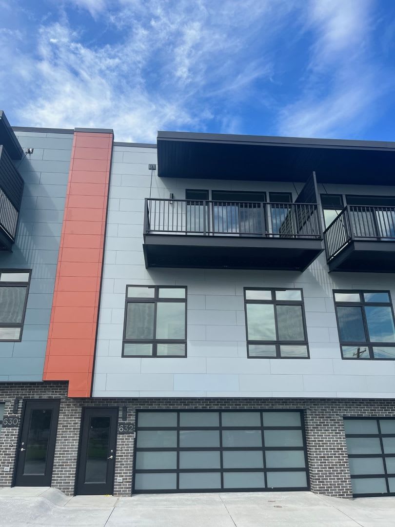 Luxury Living In Midtown – photo 2
