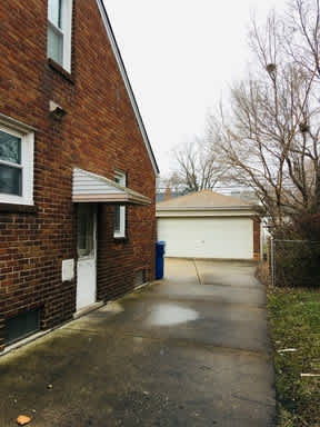 3 Bed 1.5 Bath NO SEC8 OPEN HOUSE SAT 8/29 2-4pm, SUN 8/30 12:30-2:30pm – photo 2