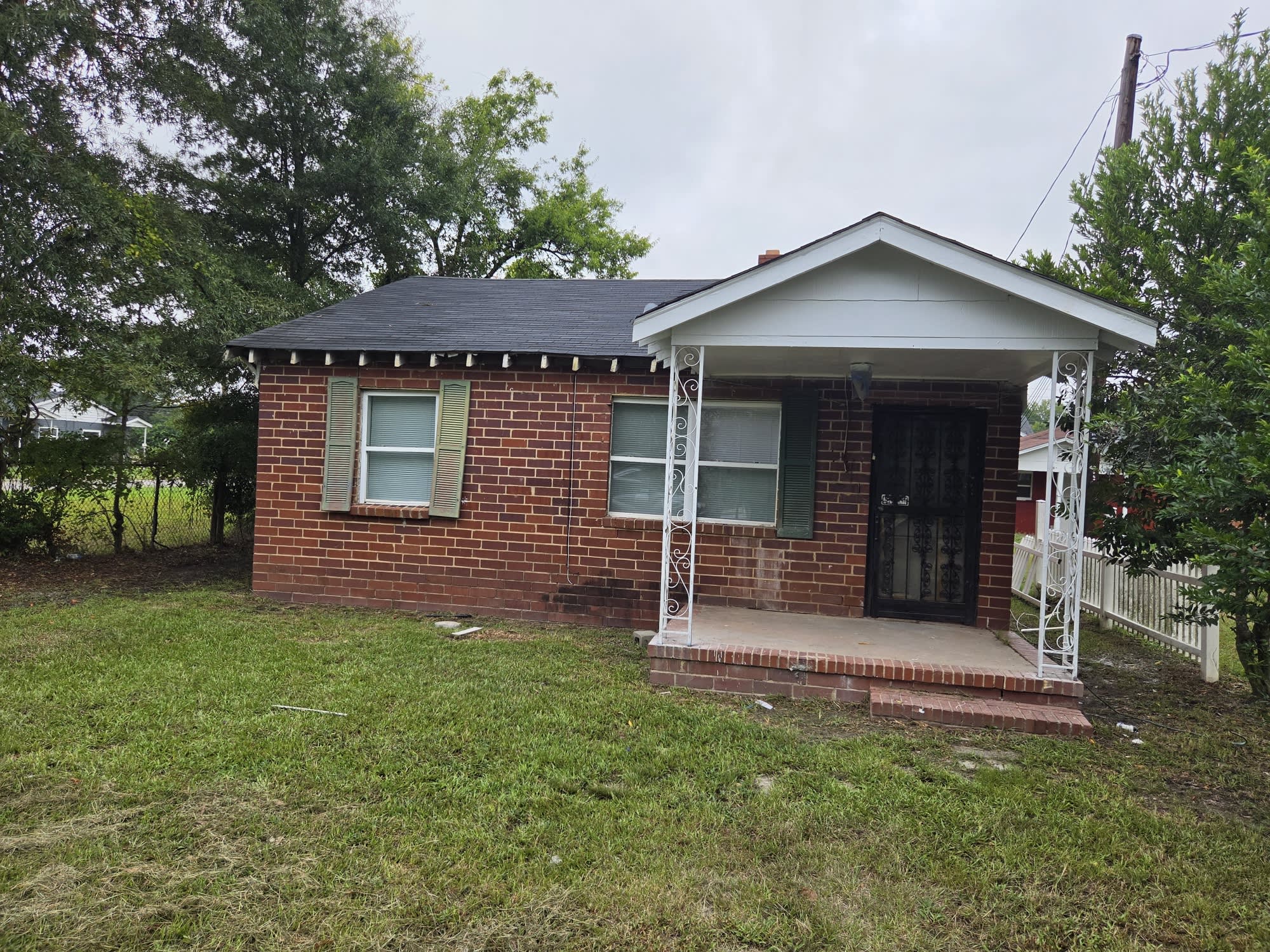1669 Douglas Street – photo 1