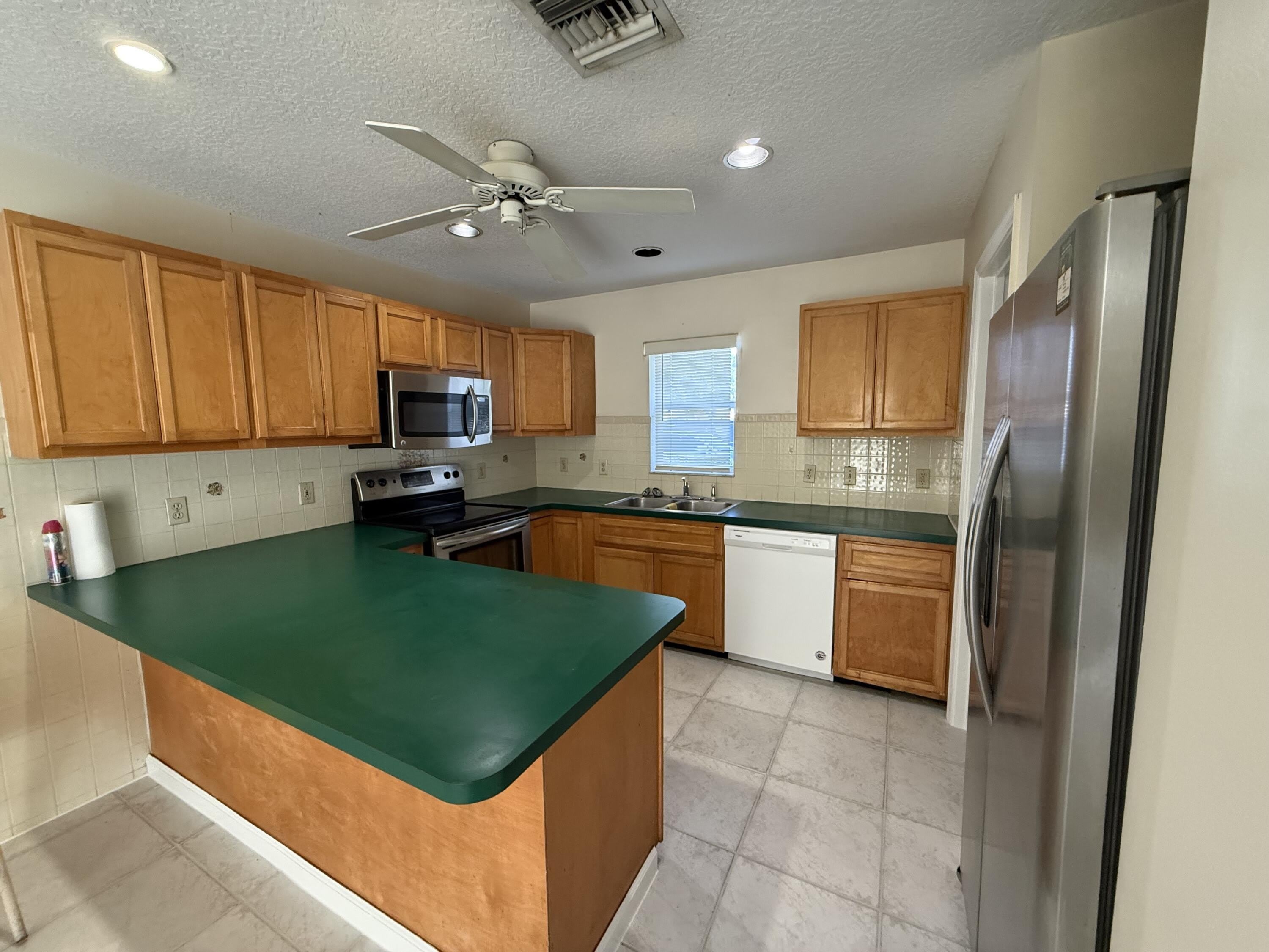 14063 Wellington Trace – photo 2