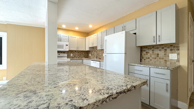 170 Kingston Ave – photo 2