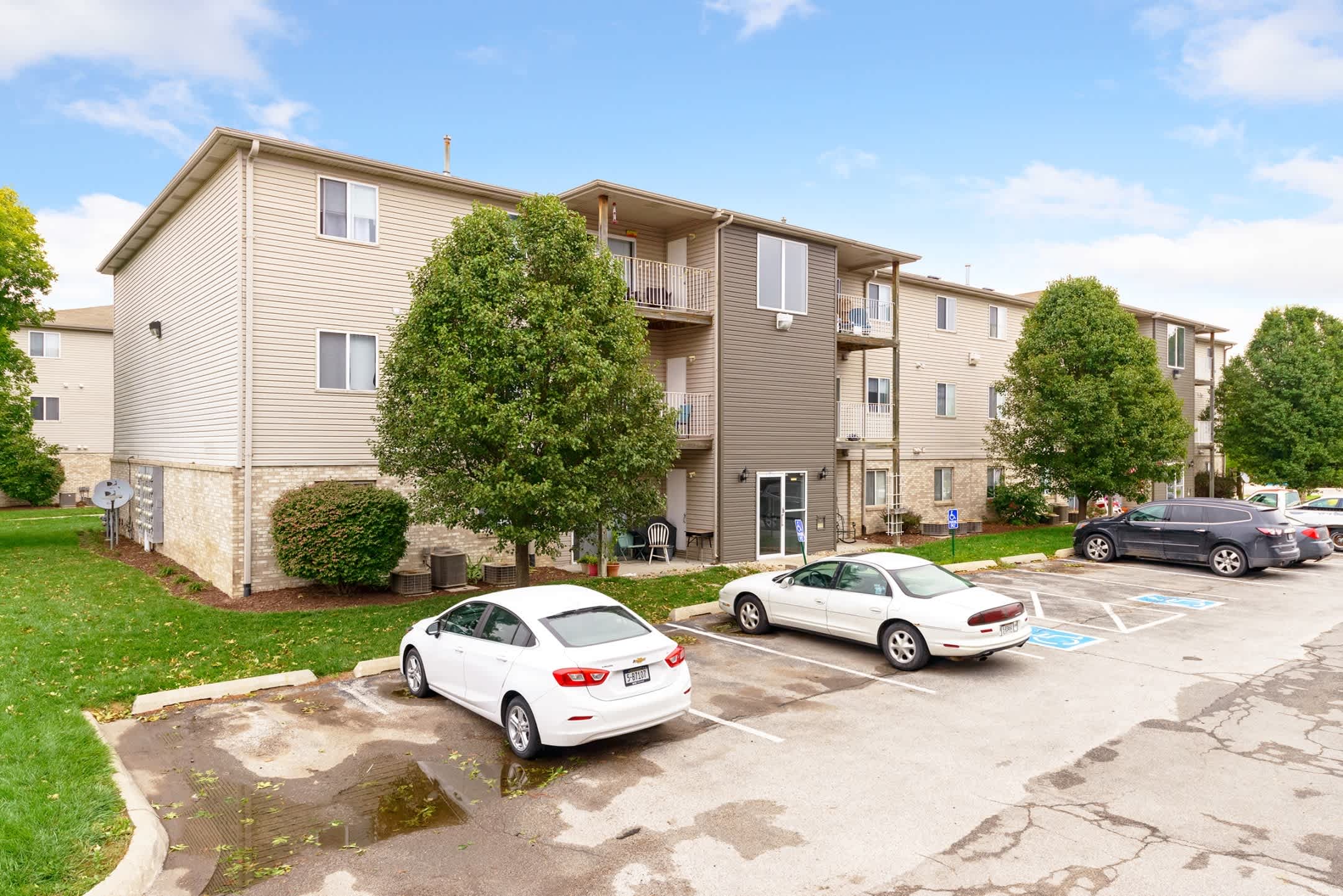 Cambridge Apartments – photo 4