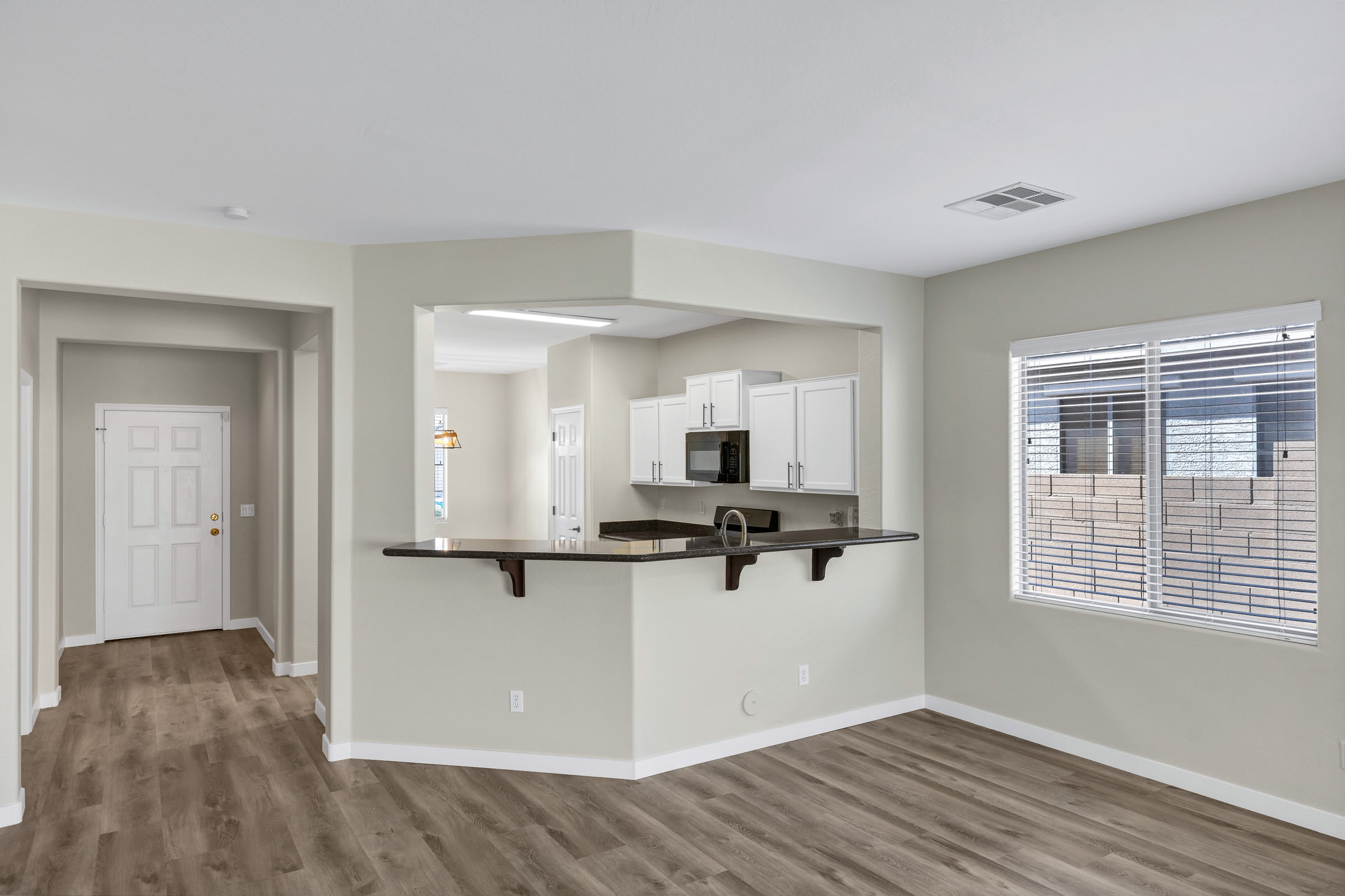 2408 West Tamarisk Avenue – photo 4