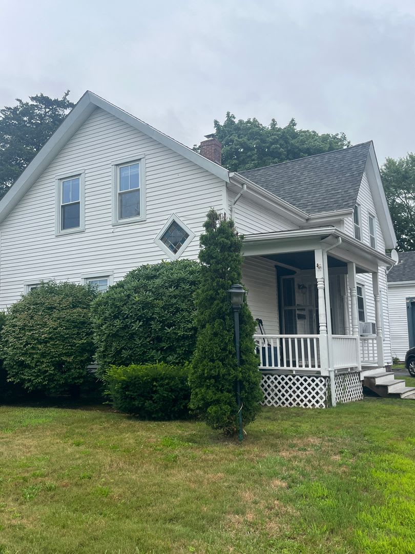 Charming 1 Bedroom 1 Bath Apt In Middleboro – photo 1