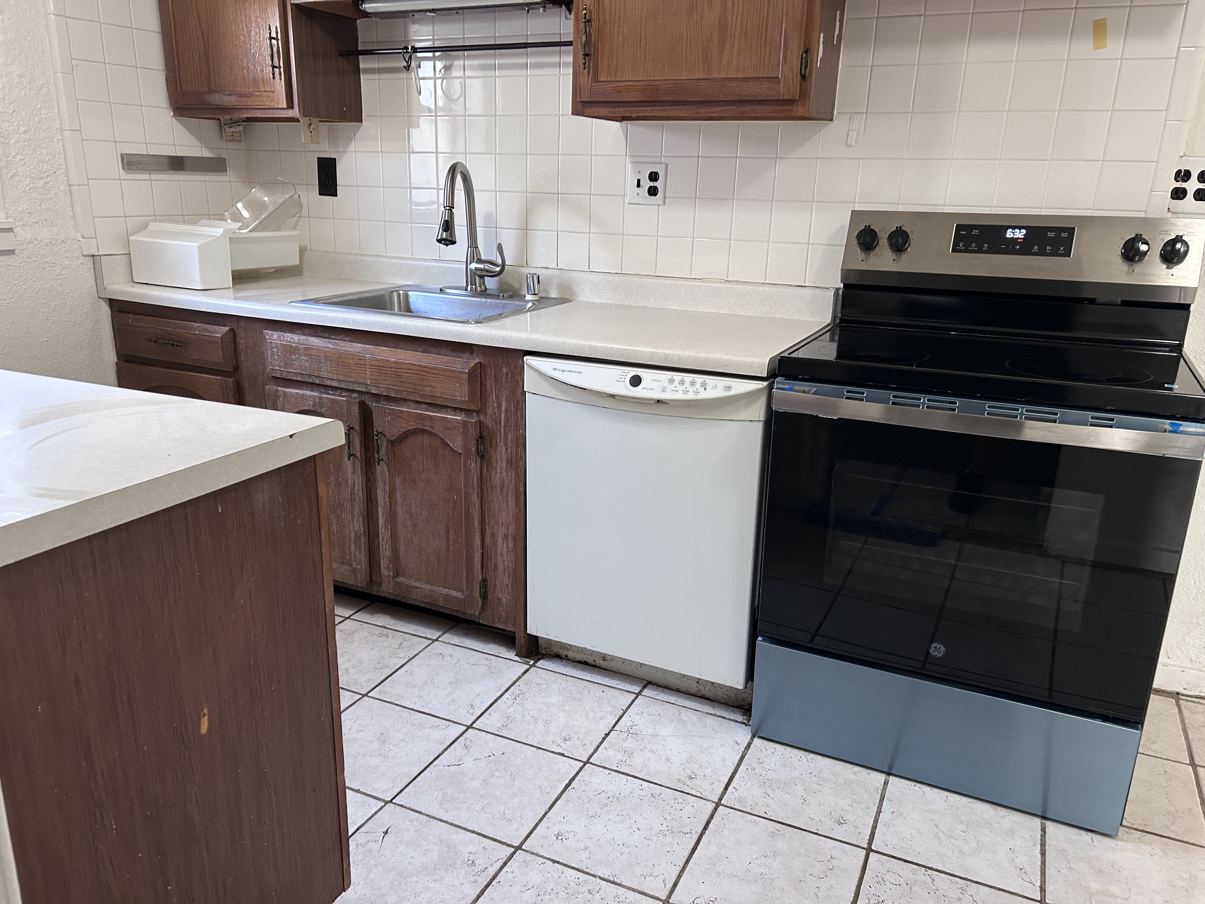 613 N Wall Ave – photo 1