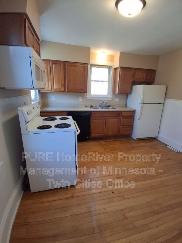 987 Churchill Street 1 – photo 4