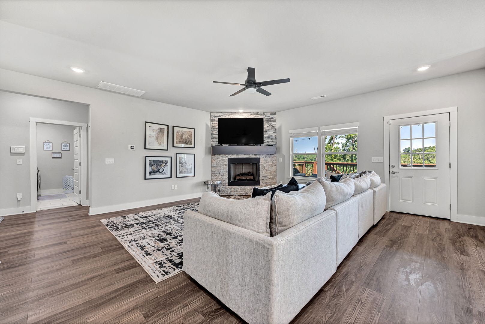 Modern 3-Bedroom Bella Vista Home with Bonus Room and Tiered Deck – photo 3