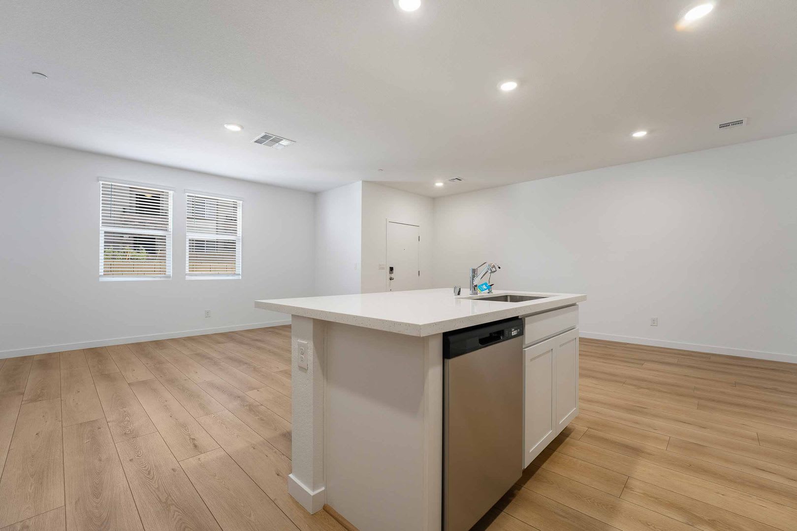 Modern Inspirada Townhome with Stylish Finishes & Exceptional Community Amenities! – photo 5